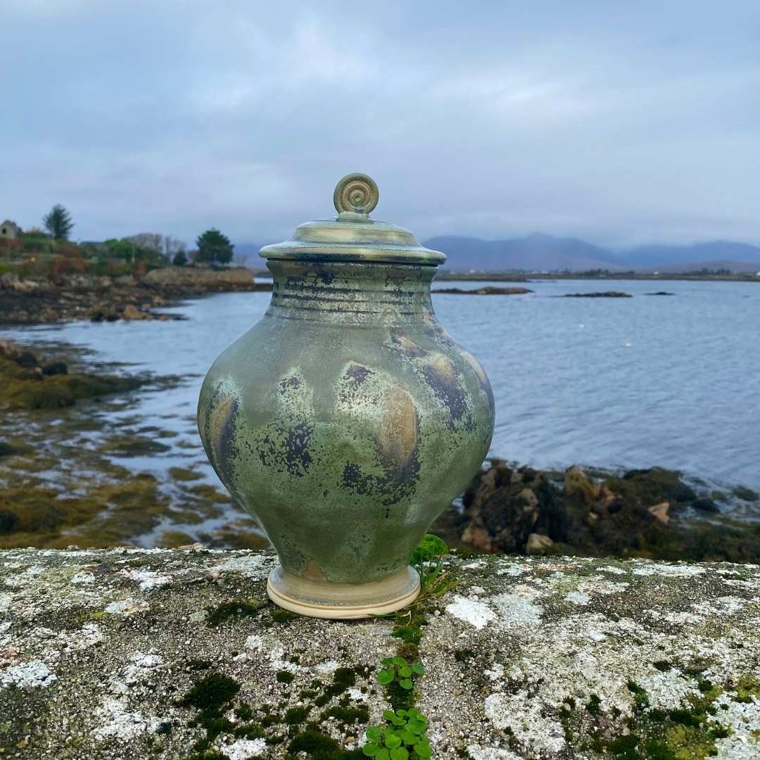 Boann Landscape Urn with sea in background and seaweed